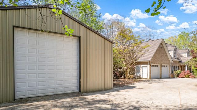 464 Laurel Cove Road, Statesville, NC 28677