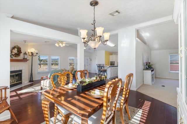 187 Barton Road, Edgewood, NM 87015