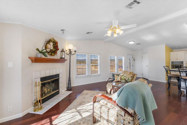 187 Barton Road, Edgewood, NM 87015