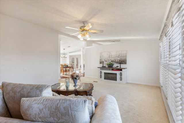 187 Barton Road, Edgewood, NM 87015