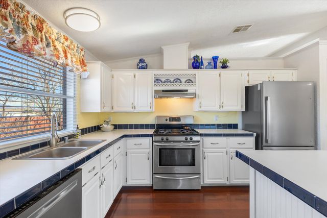 187 Barton Road, Edgewood, NM 87015