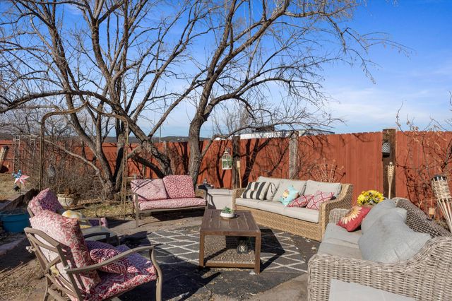 187 Barton Road, Edgewood, NM 87015