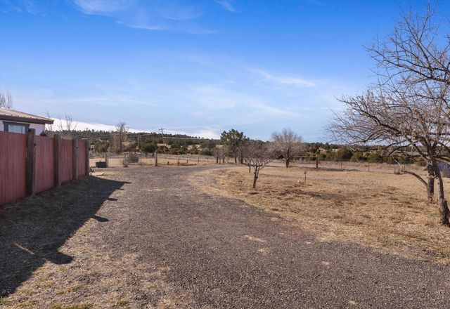 187 Barton Road, Edgewood, NM 87015