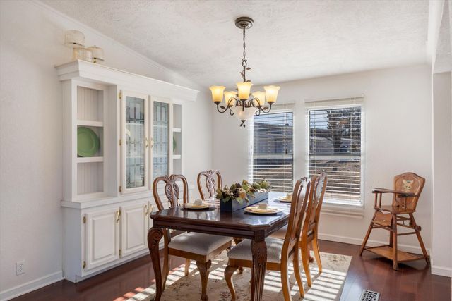 187 Barton Road, Edgewood, NM 87015