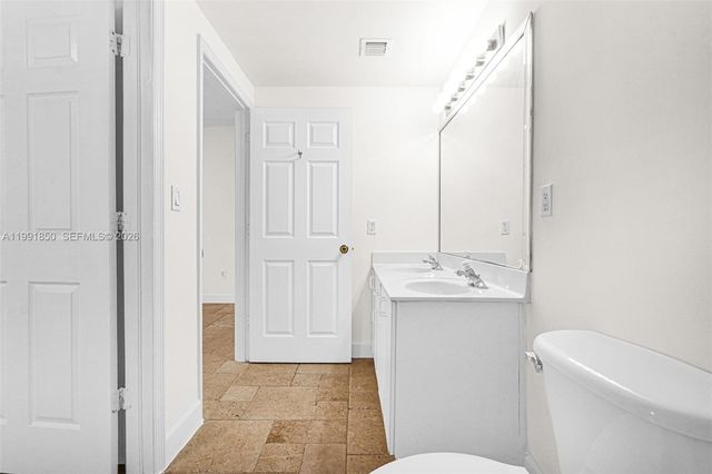 7085 Nova Dr 128, Davie, FL 33317