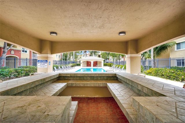 7085 Nova Dr 128, Davie, FL 33317