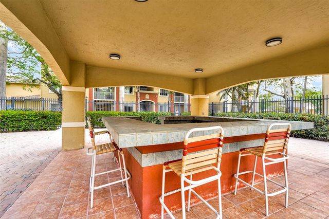 7085 Nova Dr 128, Davie, FL 33317