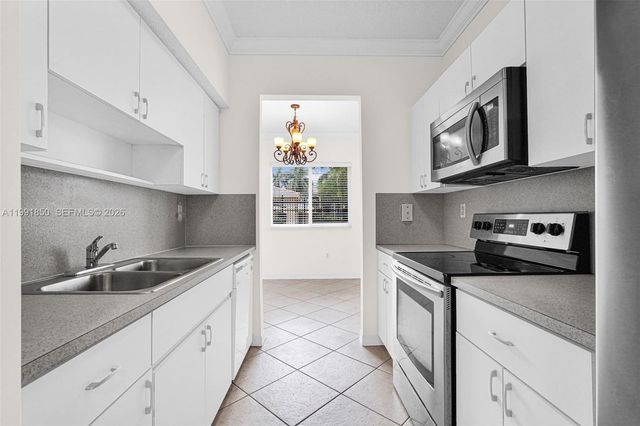 7085 Nova Dr 128, Davie, FL 33317