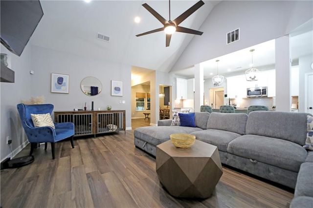 195 Bellevue Loop, Fayetteville, GA 30215