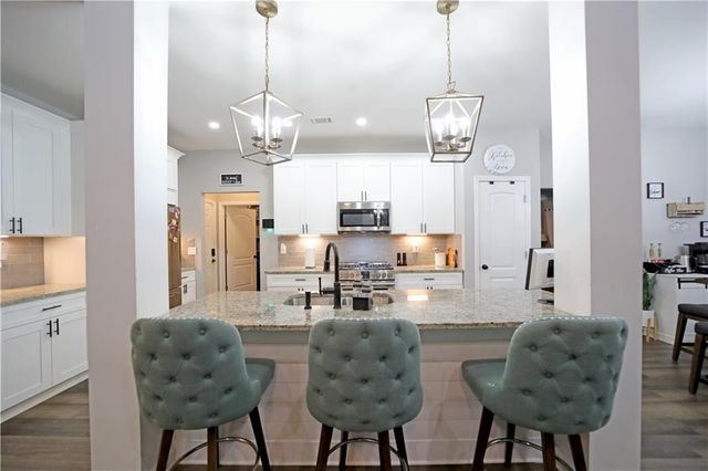 195 Bellevue Loop, Fayetteville, GA 30215