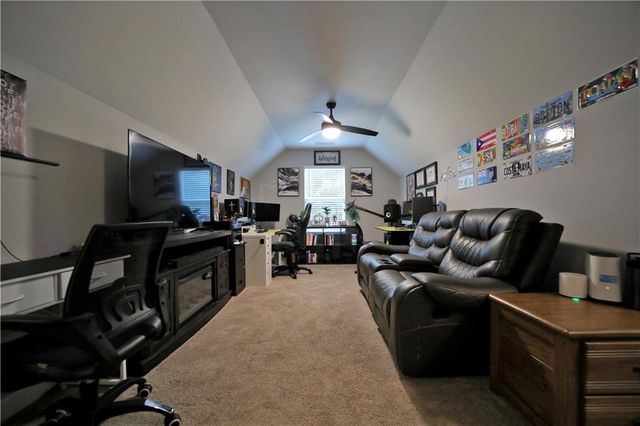 195 Bellevue Loop, Fayetteville, GA 30215