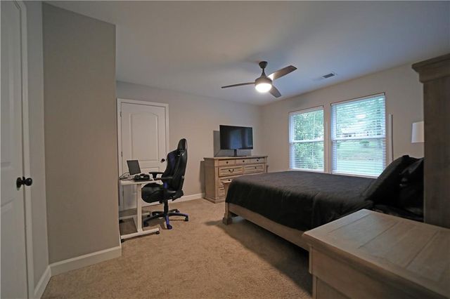 195 Bellevue Loop, Fayetteville, GA 30215