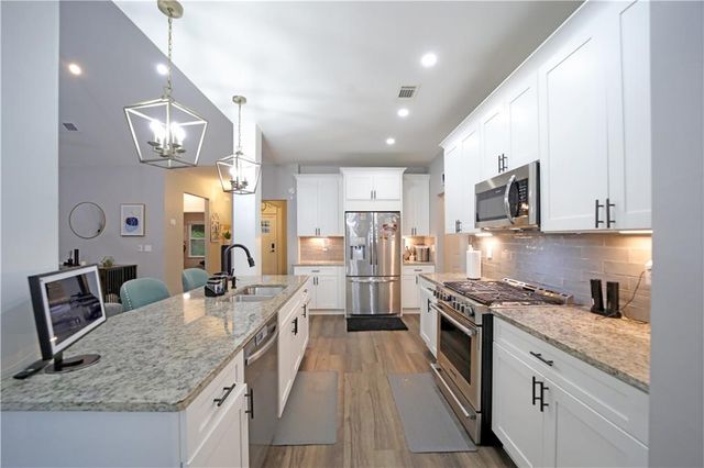 195 Bellevue Loop, Fayetteville, GA 30215