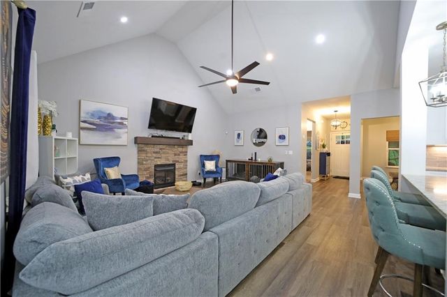 195 Bellevue Loop, Fayetteville, GA 30215
