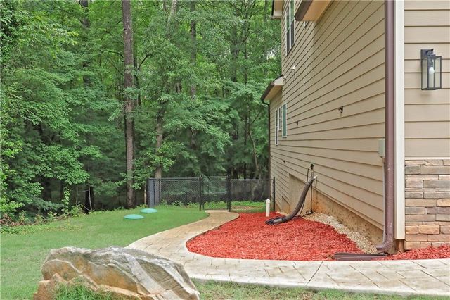 195 Bellevue Loop, Fayetteville, GA 30215