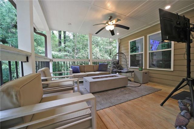 195 Bellevue Loop, Fayetteville, GA 30215