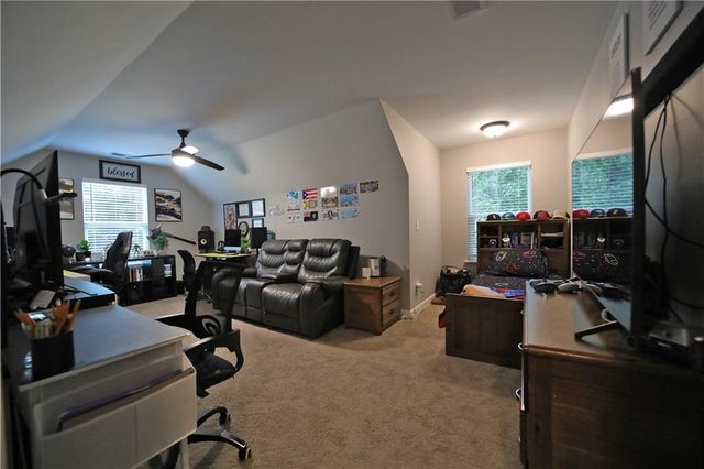 195 Bellevue Loop, Fayetteville, GA 30215