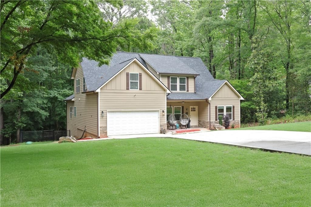 195 Bellevue Loop, Fayetteville, GA 30215