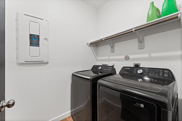 305 Paso Fino Drive, Alvin, TX 77511