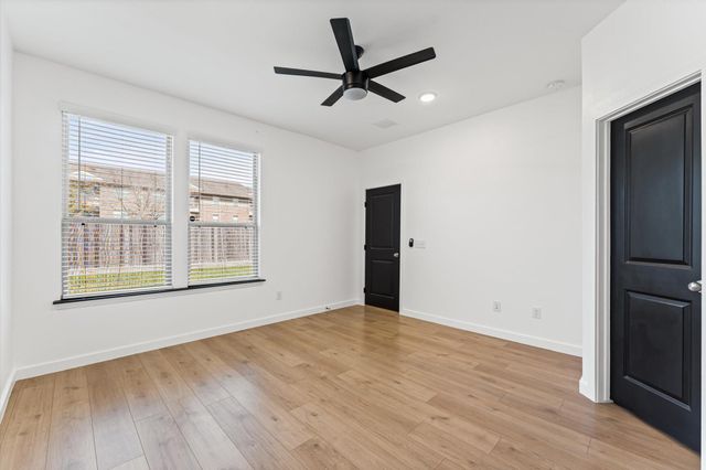 305 Paso Fino Drive, Alvin, TX 77511