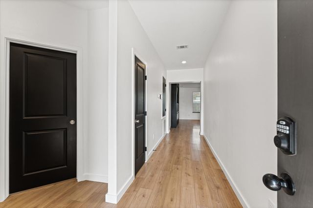 305 Paso Fino Drive, Alvin, TX 77511