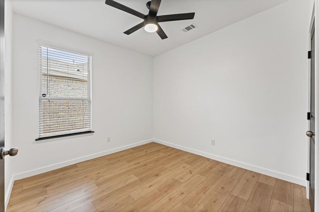 305 Paso Fino Drive, Alvin, TX 77511