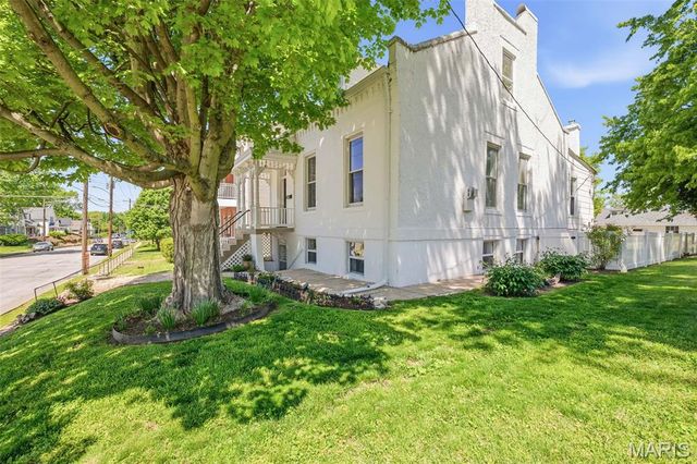 626 Adams Street, St Charles, MO 63301
