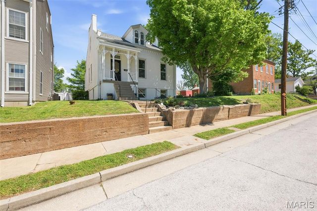 626 Adams Street, St Charles, MO 63301