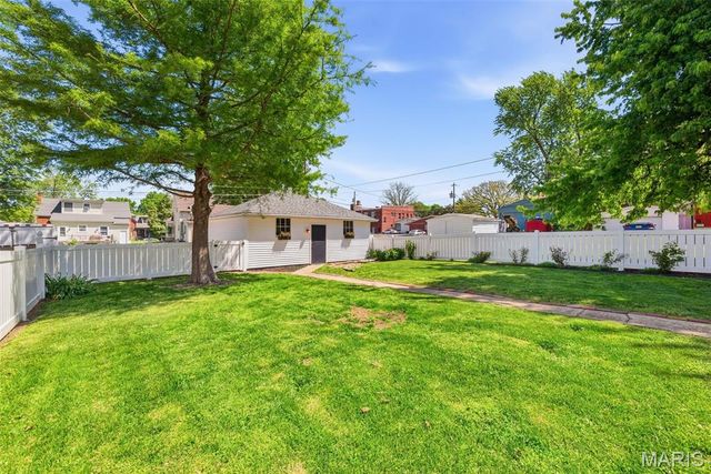 626 Adams Street, St Charles, MO 63301