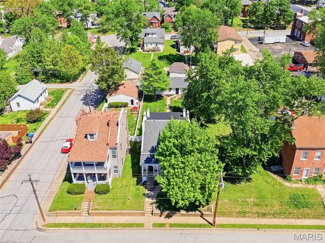 626 Adams Street, St Charles, MO 63301