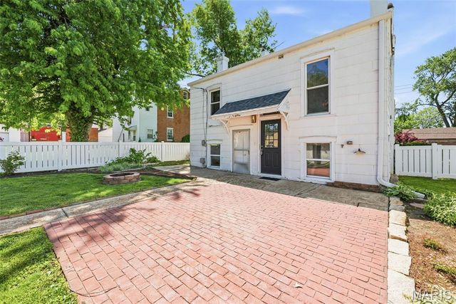626 Adams Street, St Charles, MO 63301