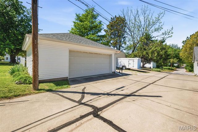 626 Adams Street, St Charles, MO 63301
