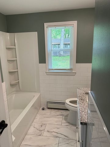 11 Friar Tuck Ln, Oxford, MA 01540