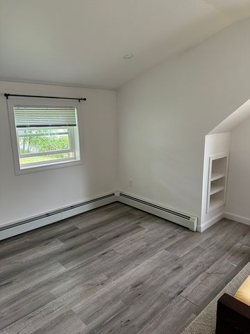 11 Friar Tuck Ln, Oxford, MA 01540