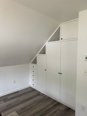 11 Friar Tuck Ln, Oxford, MA 01540