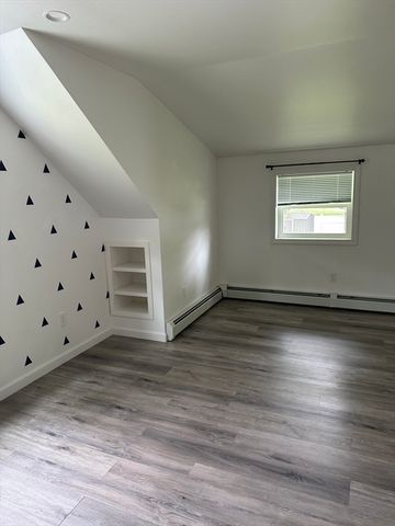 11 Friar Tuck Ln, Oxford, MA 01540