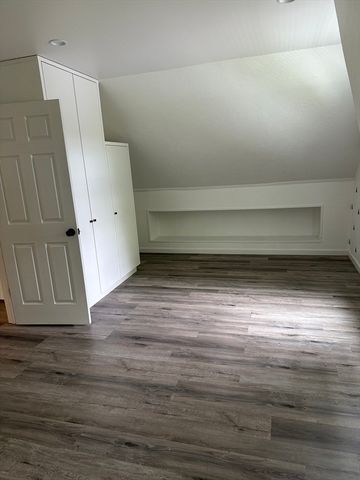 11 Friar Tuck Ln, Oxford, MA 01540