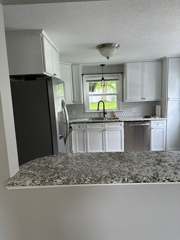 11 Friar Tuck Ln, Oxford, MA 01540