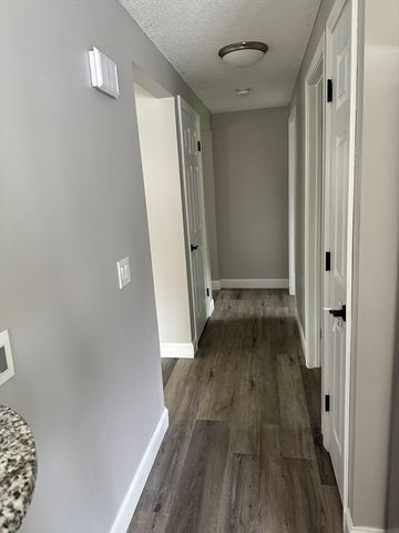 11 Friar Tuck Ln, Oxford, MA 01540