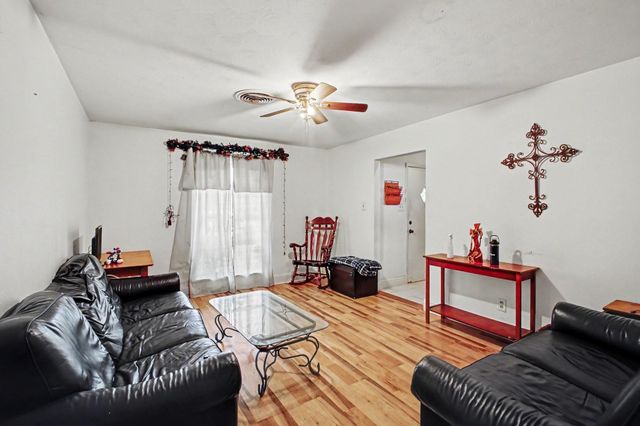 2806 Dewberry Lane, Pasadena, TX 77502