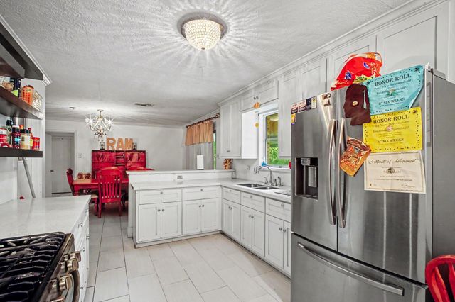 2806 Dewberry Lane, Pasadena, TX 77502