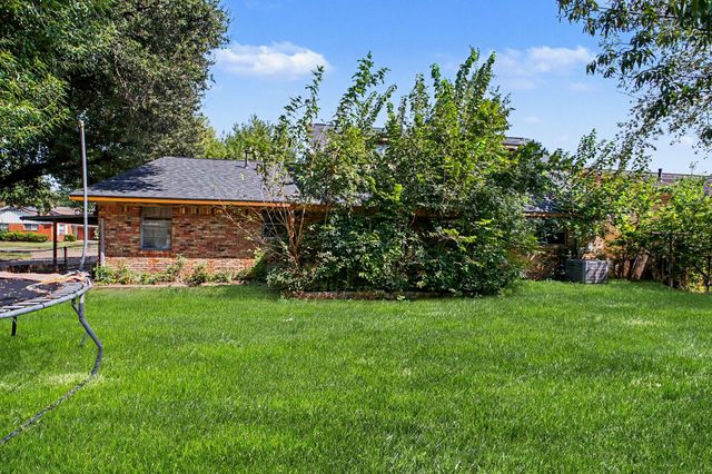 2806 Dewberry Lane, Pasadena, TX 77502