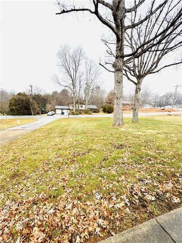 706 Crooked Run Road, Rural Hall, NC 27045