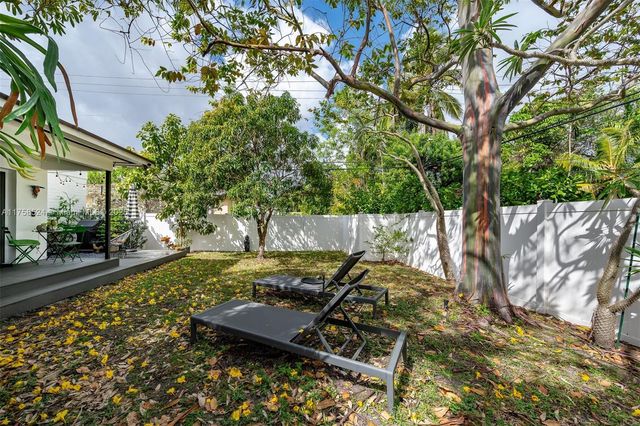 551 Morningside Dr, Miami Springs, FL 33166