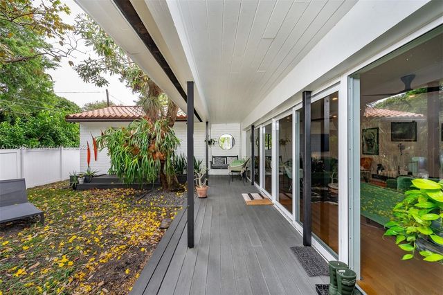 551 Morningside Dr, Miami Springs, FL 33166