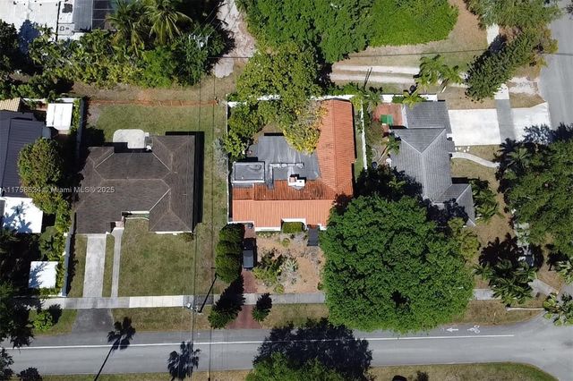 551 Morningside Dr, Miami Springs, FL 33166