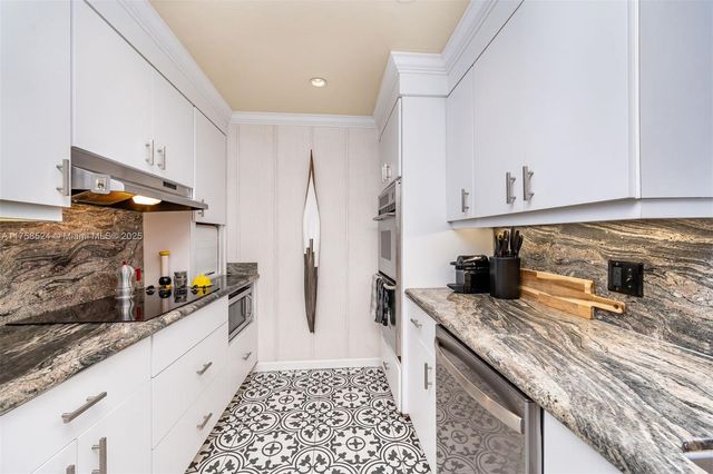 551 Morningside Dr, Miami Springs, FL 33166