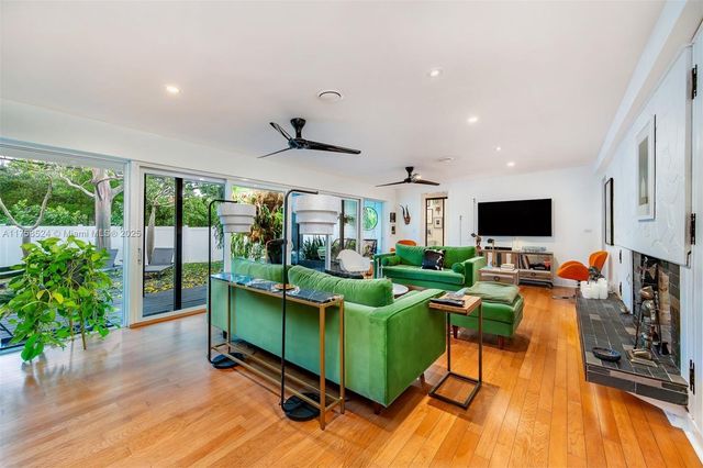 551 Morningside Dr, Miami Springs, FL 33166