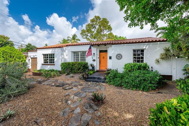 551 Morningside Dr, Miami Springs, FL 33166