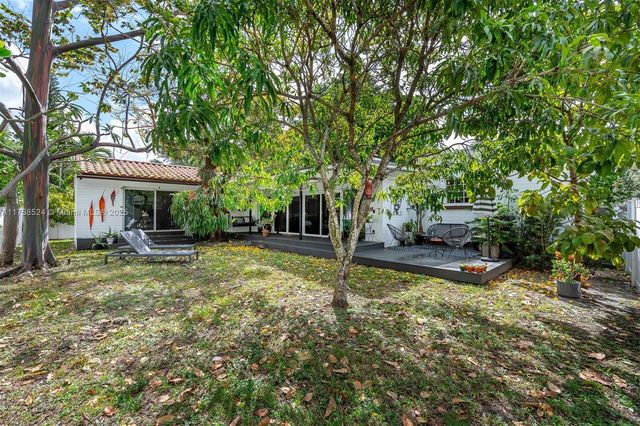 551 Morningside Dr, Miami Springs, FL 33166